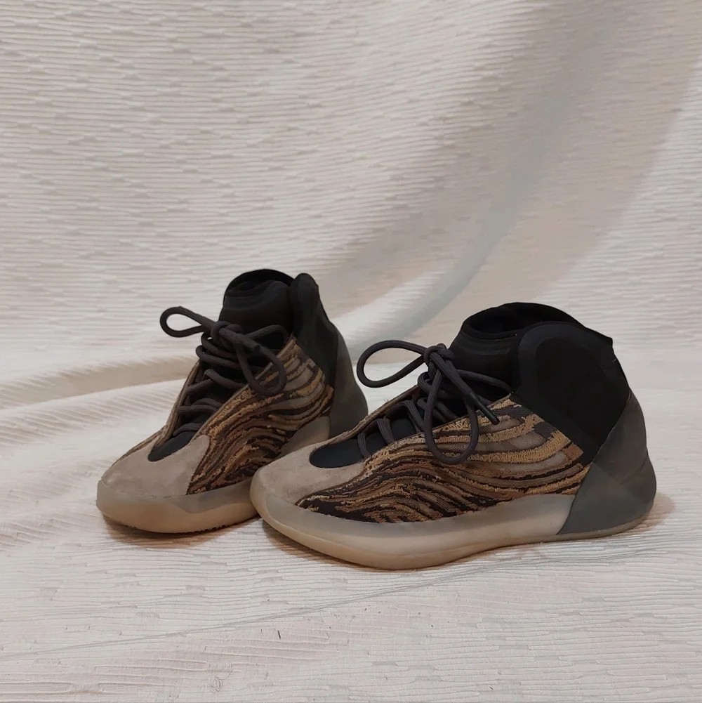 Yeezy bold patterned